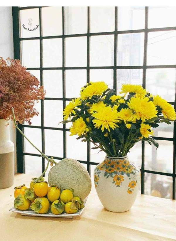 Hoa cúc vàng là hoa được dâng cúng trên bàn thờ phổ biến nhất