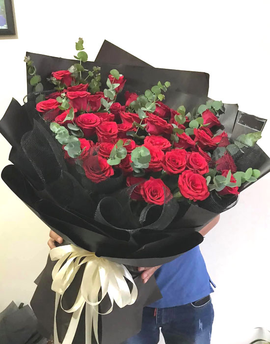 Bó hoa hồng đỏ - Happy birthday