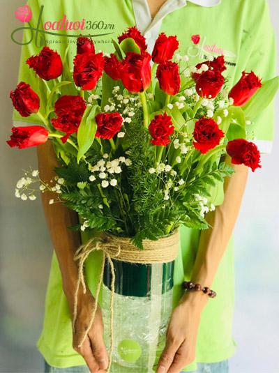 Bình hoa Tulip đỏ - Hạnh phúc mỗi ngày