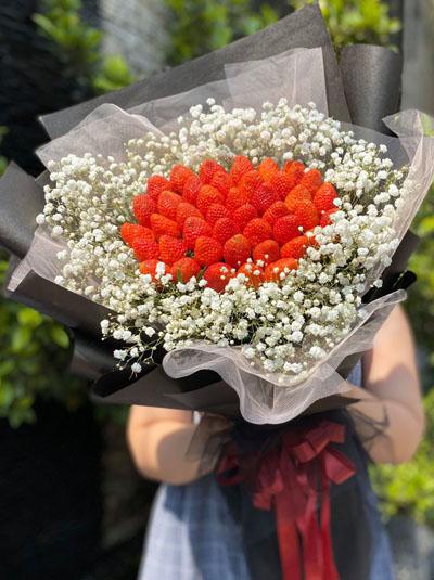 Bó hoa dâu tây - Ngọt ngào
