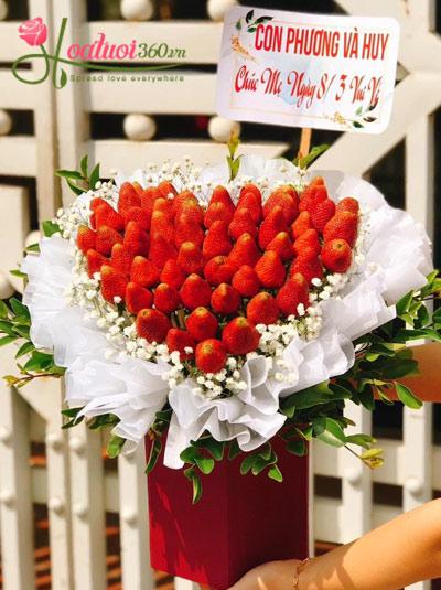 Bó hoa dâu tây - Strawberry flower