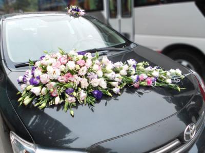 Xe hoa cưới màu đen không những đẹp mà còn sang trọng