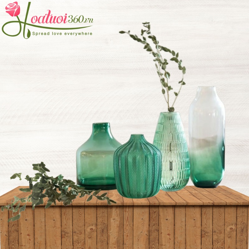 Bình thủy tinh cắm hoa tươi