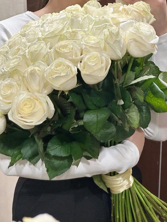Bó hoa hồng trắng đẹp và ý nghĩa