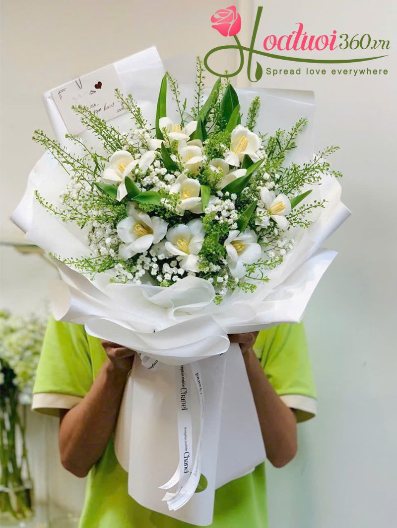 Hoa tulip bó dài đơn giản