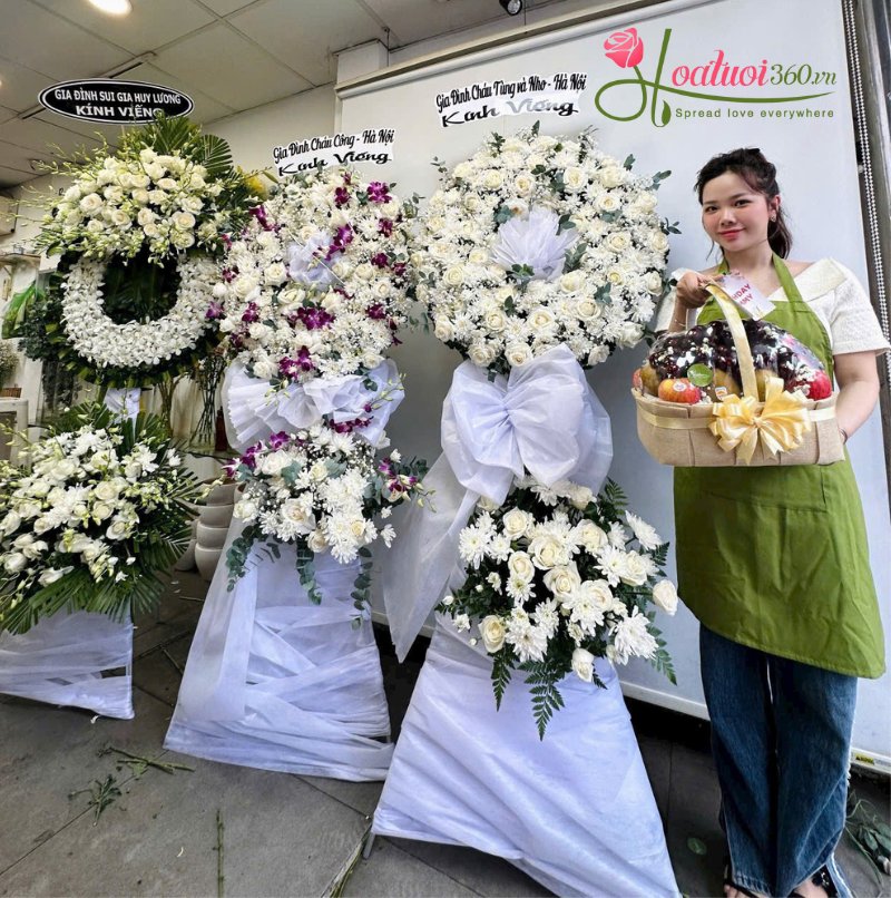 Hoa chia buồn dạng kệ 2 tầng thay lời tiếc thương