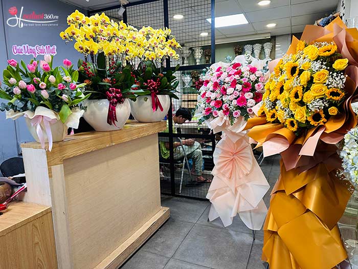 Cửa hàng bán hoa chúc mừng, hoa khai trương