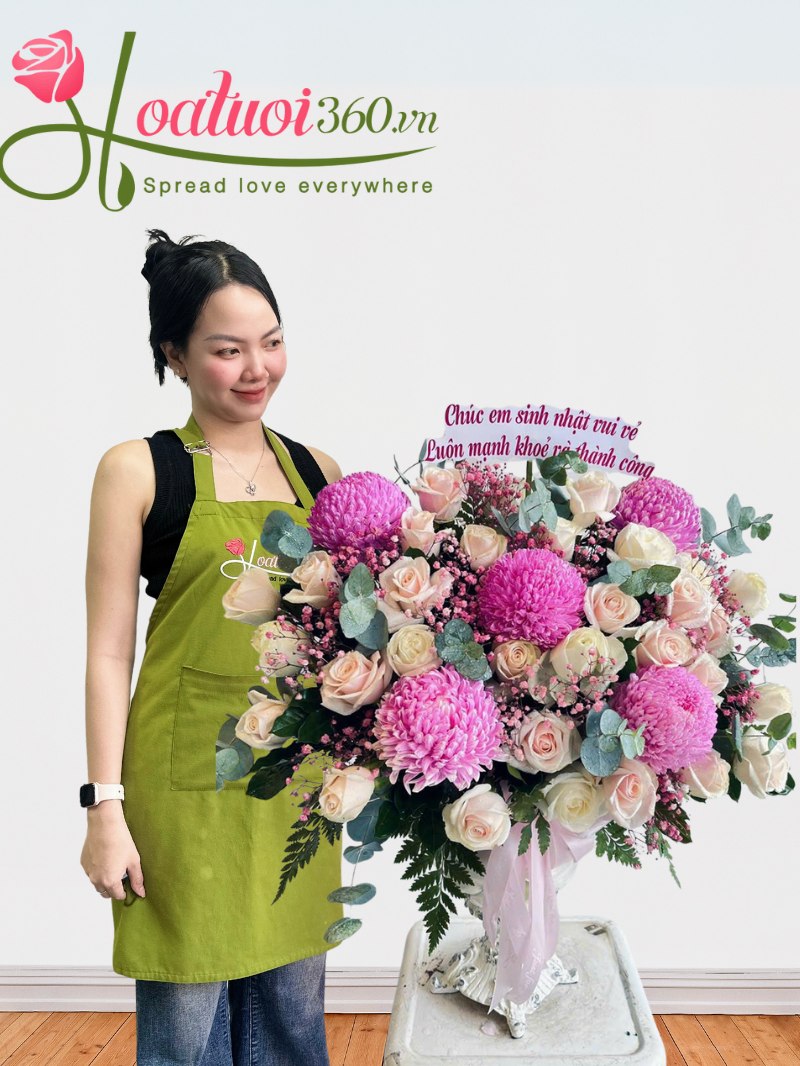 Hoa tươi cắm bình dịp sinh nhật