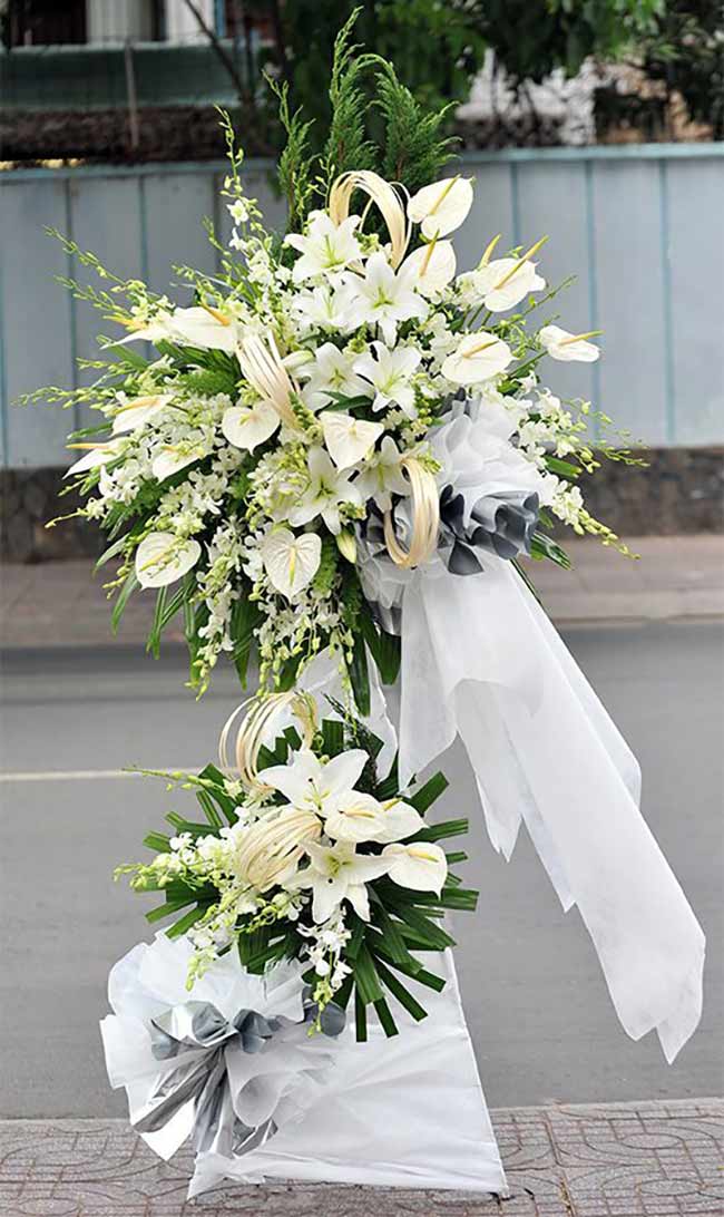 Lẵng hoa chia buồn tại shop hoa chia buồn 125 Phùng Hưng, Hoàn Kiếm