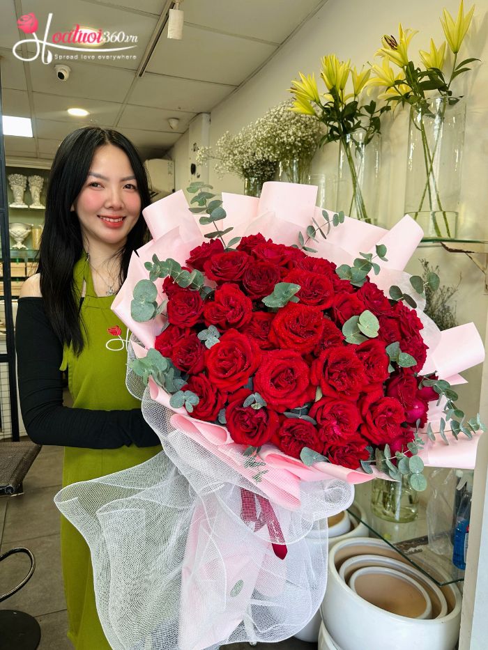 Bó hoa hồng ohara đỏ sáng tạo của tiệm hoa tươi phường Thới An