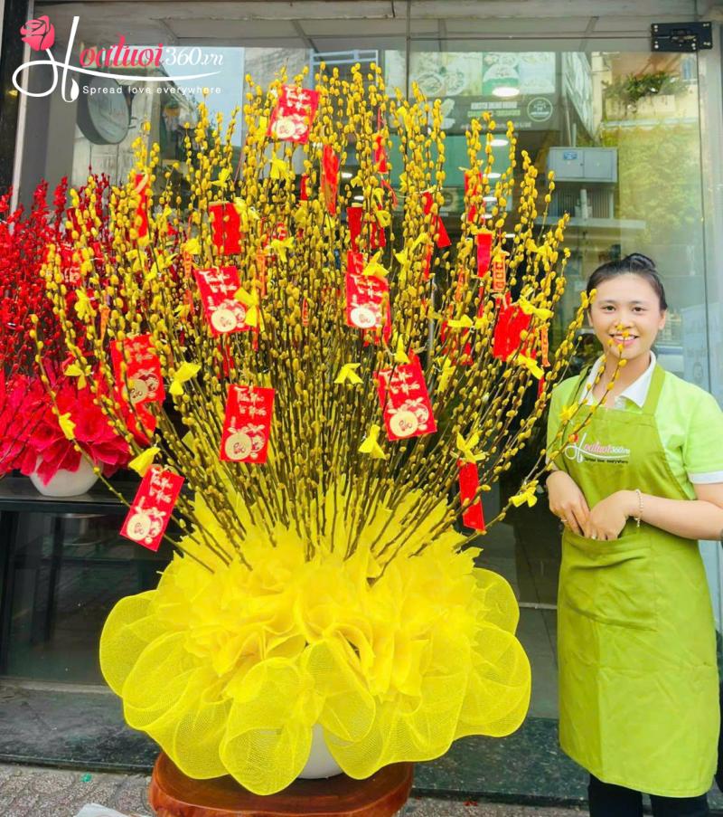 bình nụ tầm xuân vàng chưng góc