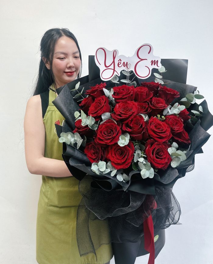 Bó hoa hồng đỏ - khởi đầu một tình yêu
