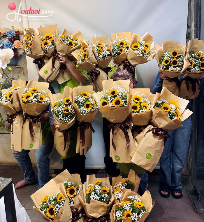 Đơn đặt bó hoa hướng dương tặng tốt nghiệp số lượng lớn