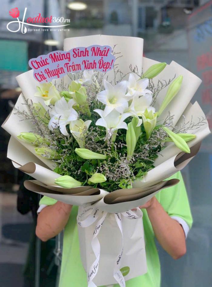 Bó hoa ly trắng mừng tốt nghiệp sang trọng