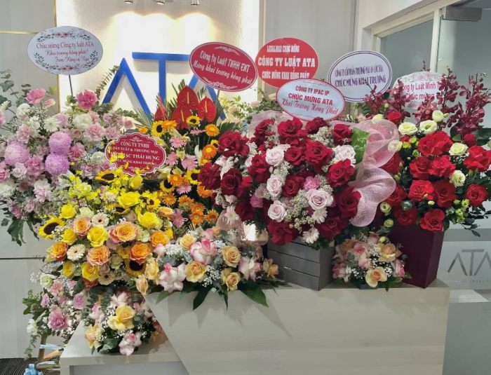 Lẵng hoa để bàn mừng khai trương công ty luật