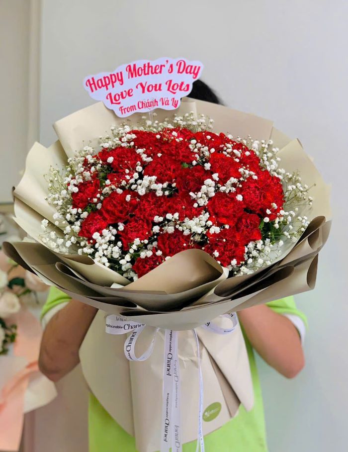 Bó hoa cẩm chướng đỏ dành tặng mẹ ngày sinh nhật
