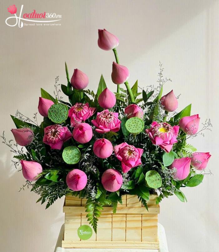 Giỏ hoa sen hồng cúng Phật