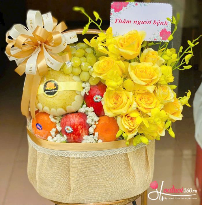 Giỏ trái cây kèm hoa tươi thăm bệnh tone vàng