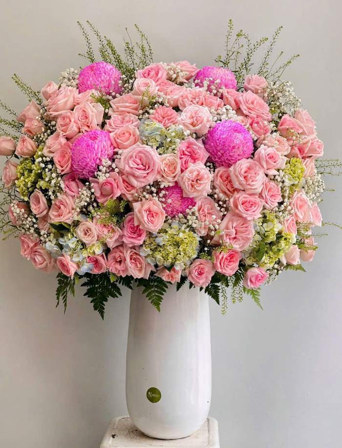 Bình hoa hồng mừng khai trương