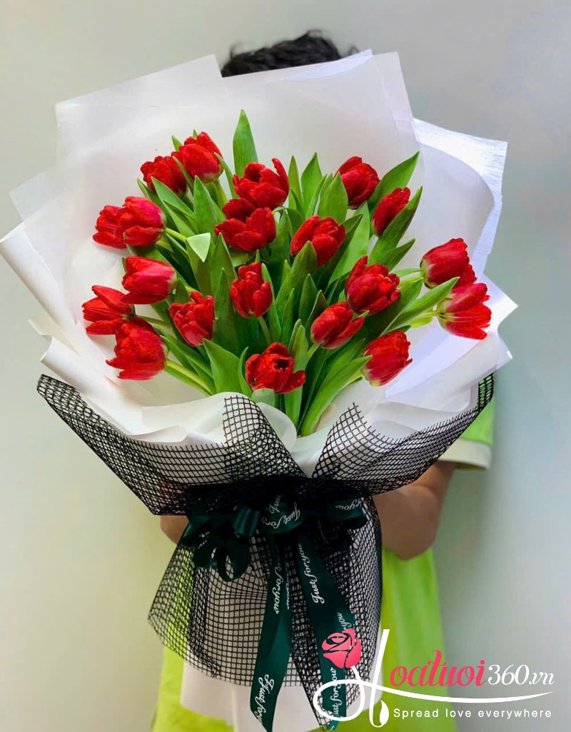 Bó hoa tulip đỏ tặng bạn gái ngày 20/10