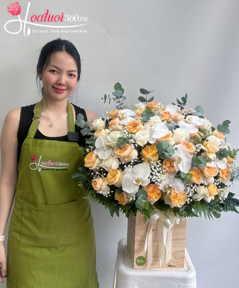 Chậu lan hồ điệp vàng cỡ lớn tặng cô giáo, sếp nữ ngày 20/10