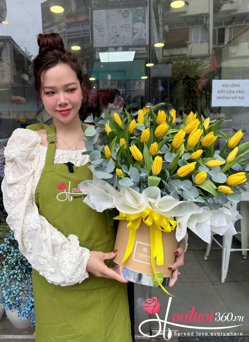 Hộp hoa tulip vàng
