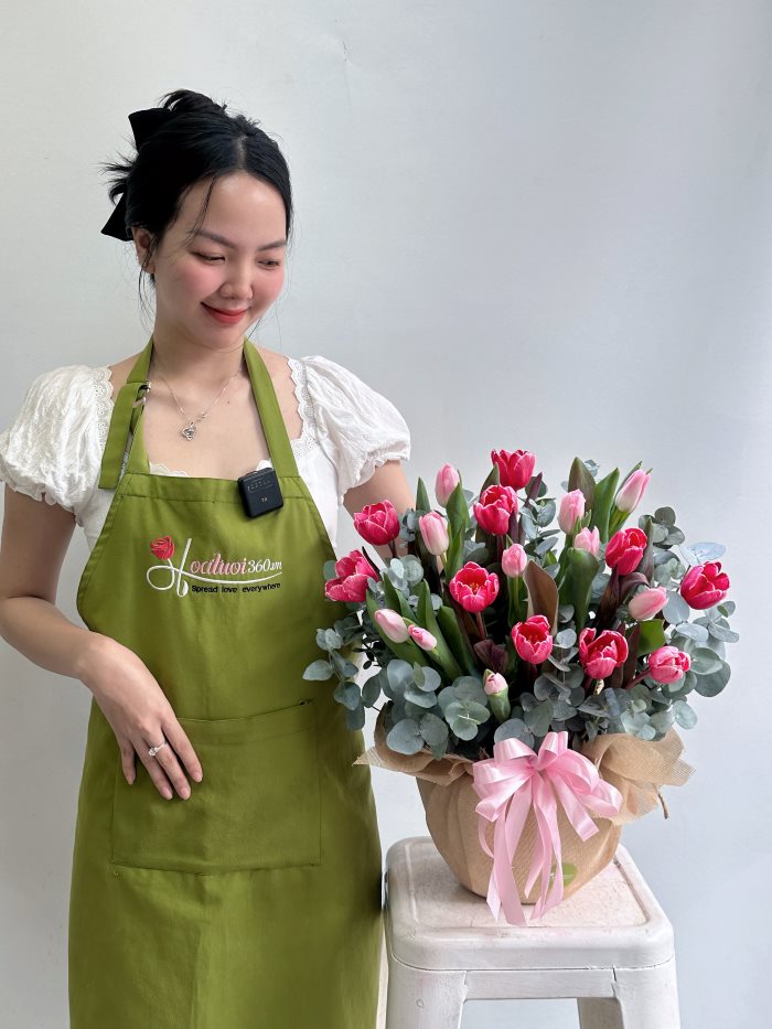 Lẵng hoa tulip hồng đa sắc mừng khai trương hồng phát