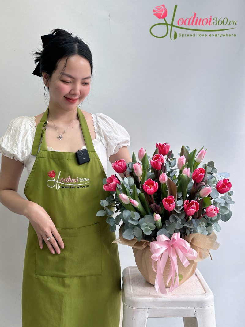 Lẵng hoa tulip hồng