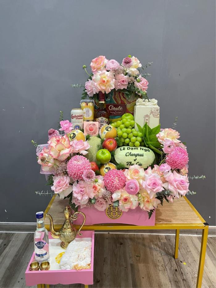 Mẫu tráp chạm ngõ theo phong tục miền Bắc tone hồng