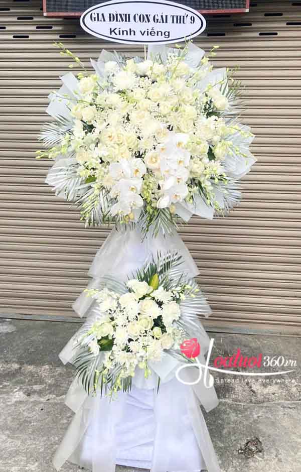 Kệ hoa chia buồn - Ngày thương nhớ