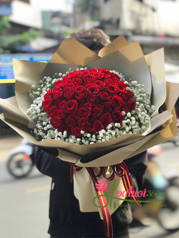 Bó hoa hồng 50 bông - Nồng nàn hạnh phúc