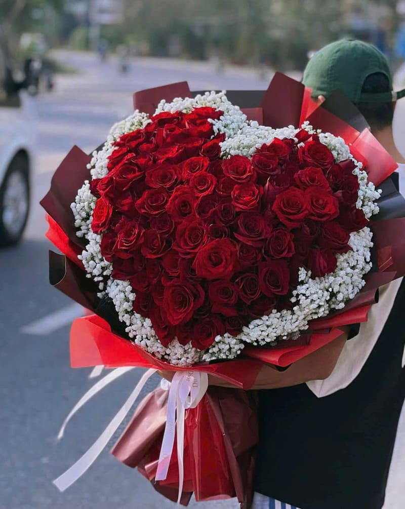 Bó hoa hồng đỏ kết hình trái tim lãng mạn tặng vợ