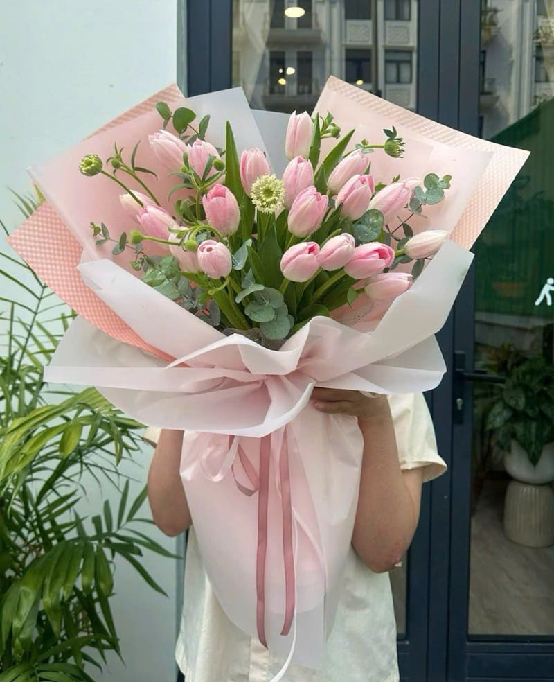 Bó hoa sinh nhật Tulip hồng pastel, dễ thương