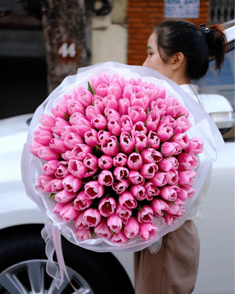 Bó hoa sinh nhật tulip Hà Lan hồng tươi tắn, lãng mạn