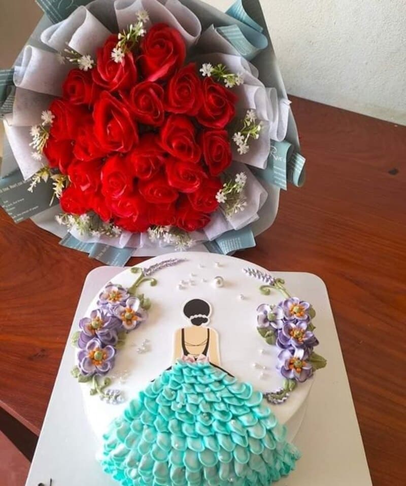 Combo hoa sinh nhật hồng phối bánh kem mini, trọn vẹn cảm xúc