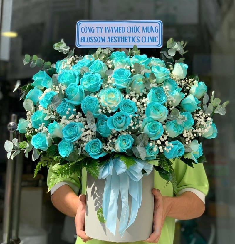 Lẵng hoa sinh nhật hoa hồng xanh đẹp tặng người thân lớn tuổi