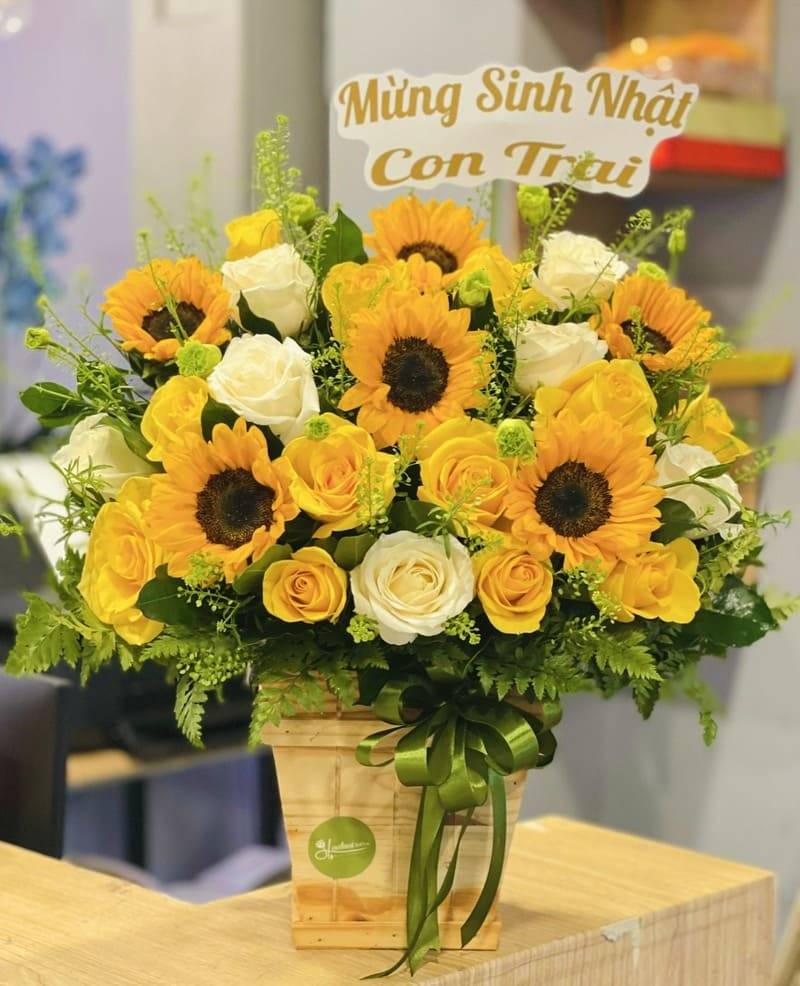 Lẵng hoa sinh nhật hướng dương phối hồng vàng rực rỡ